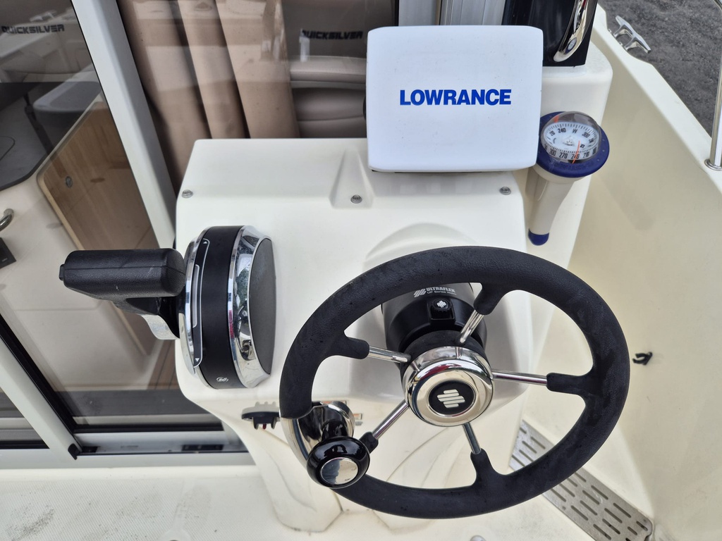 Quicksilver 755 Pilothouse + Mercury F150
