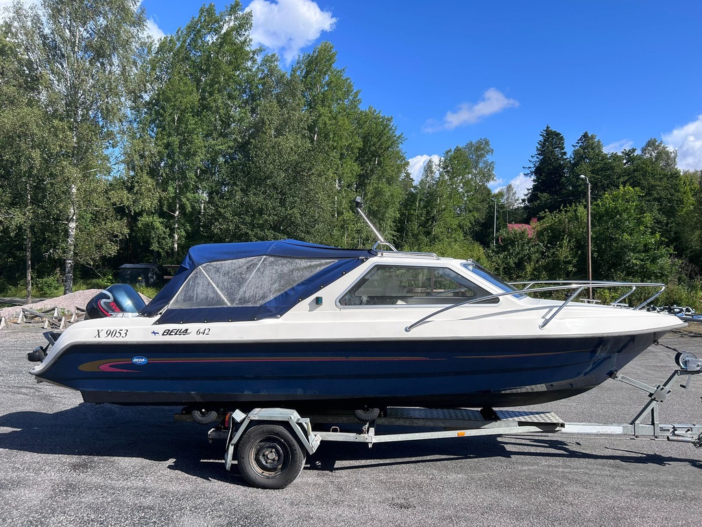 Bella 642HT + Evinrude 90