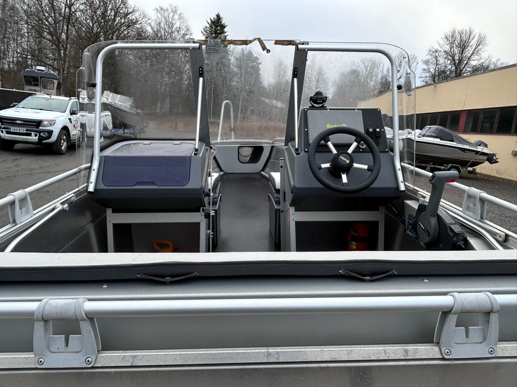 Buster M2 + Yamaha F40