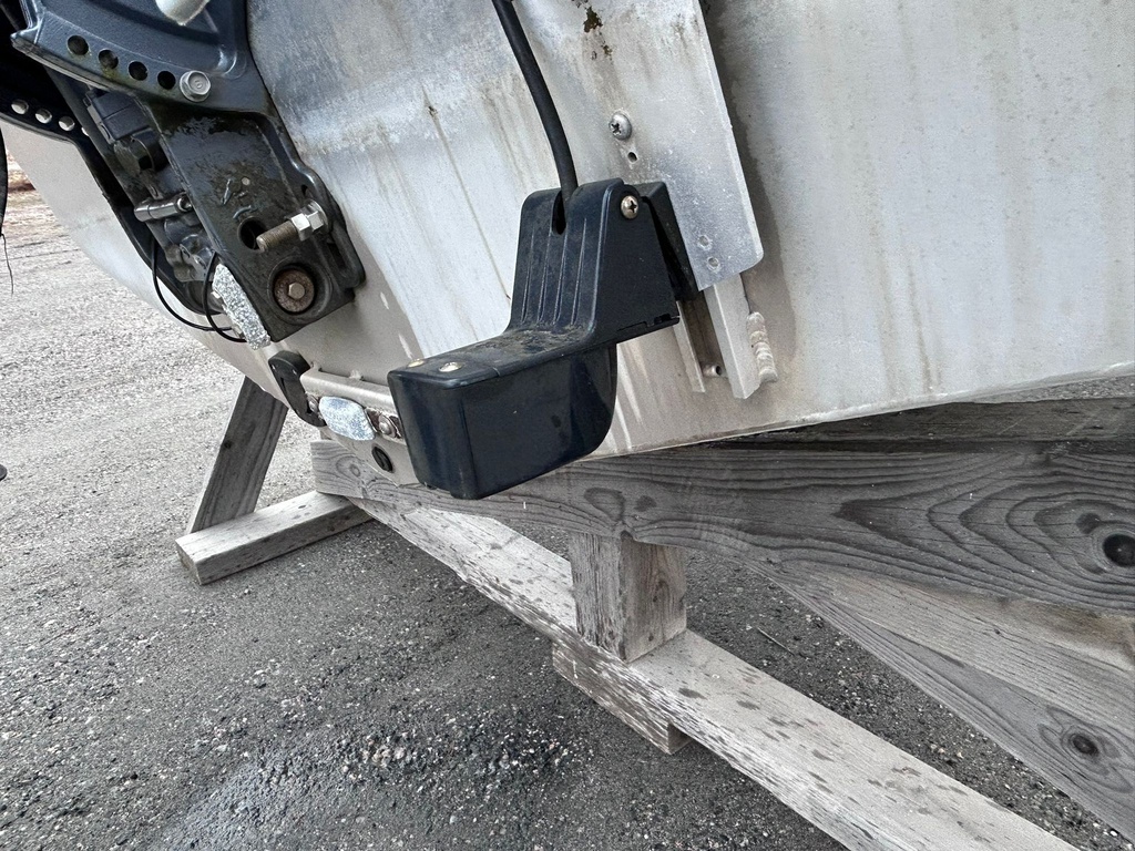 Buster M2 + Yamaha F40