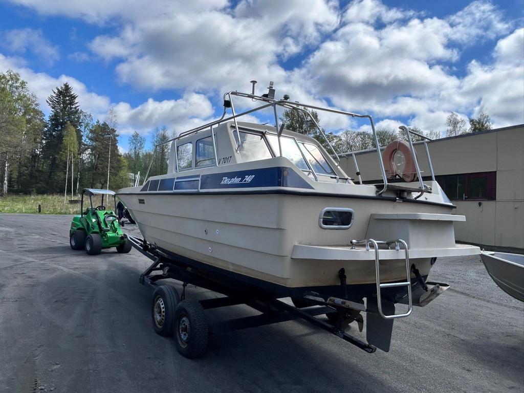 Delphin 740 + Volvo Penta TAMD31A