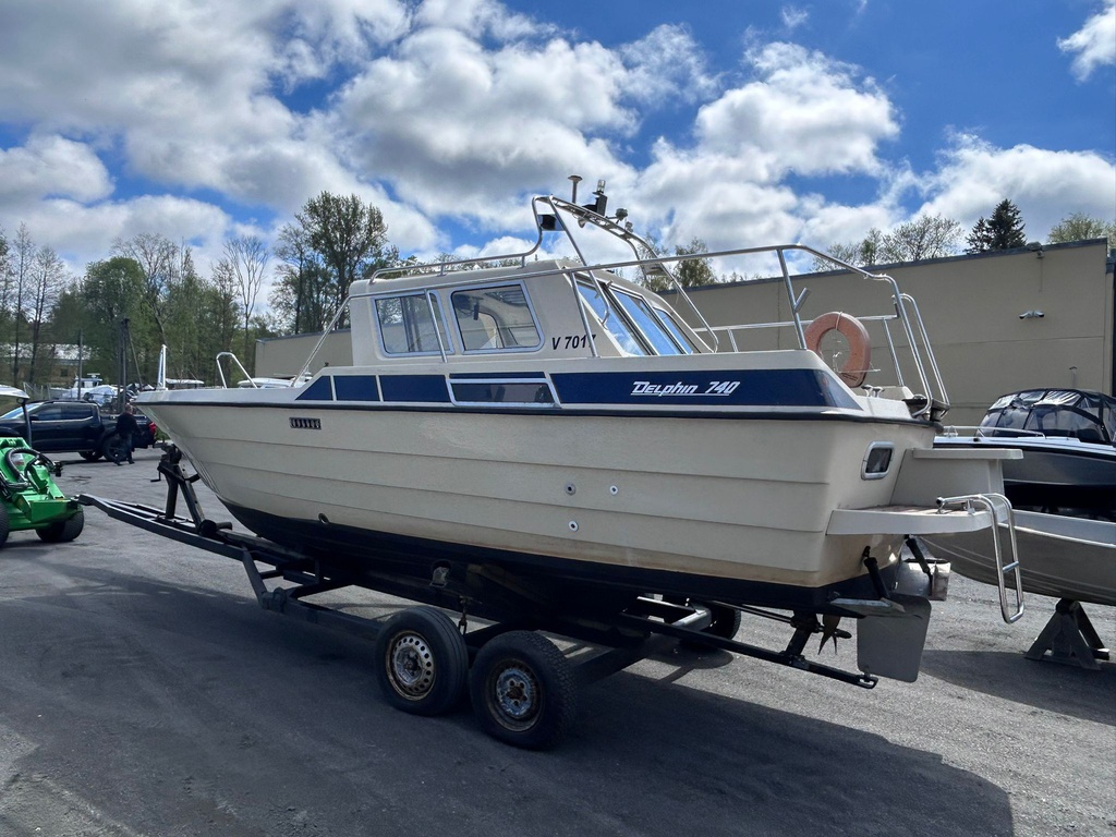 Delphin 740 + Volvo Penta TAMD31A