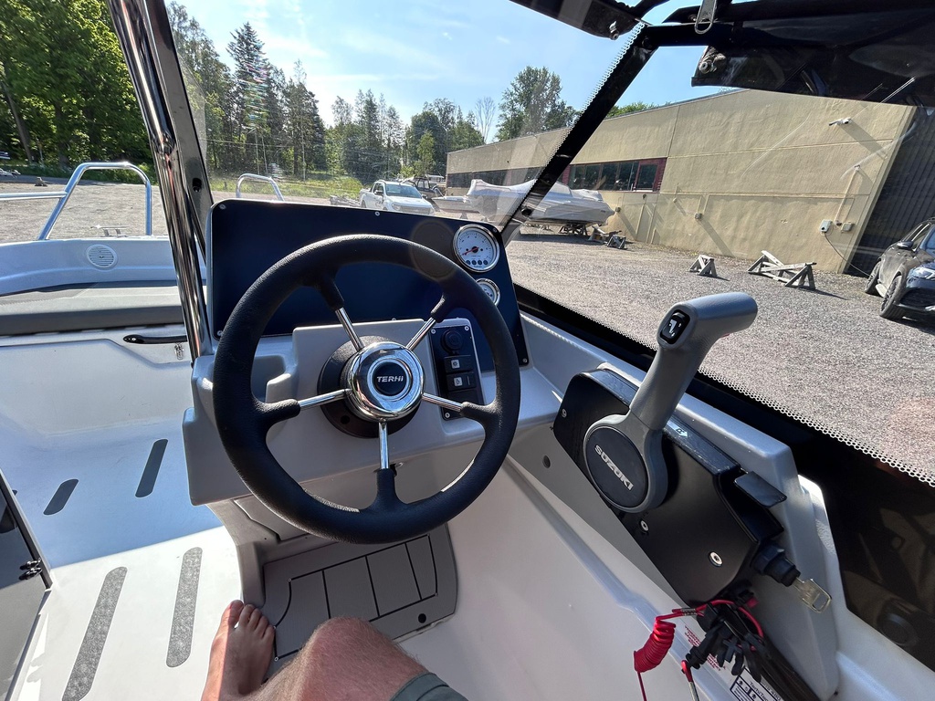 Terhi 480BR + Suzuki DF50