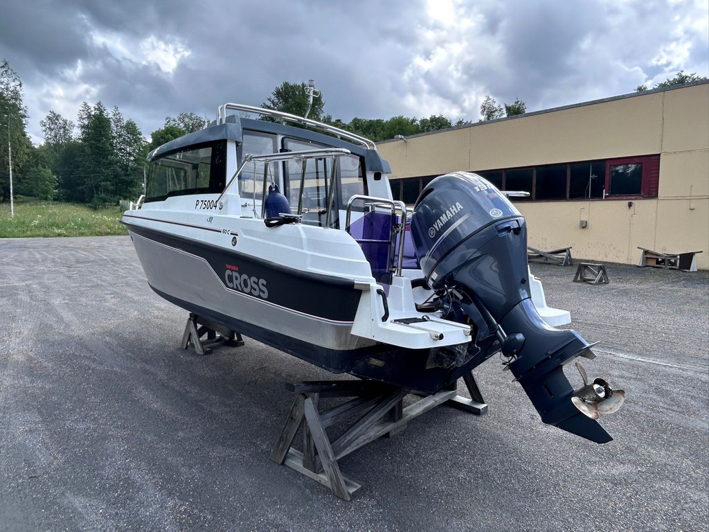Yamarin Cross 60C + Yamaha F130