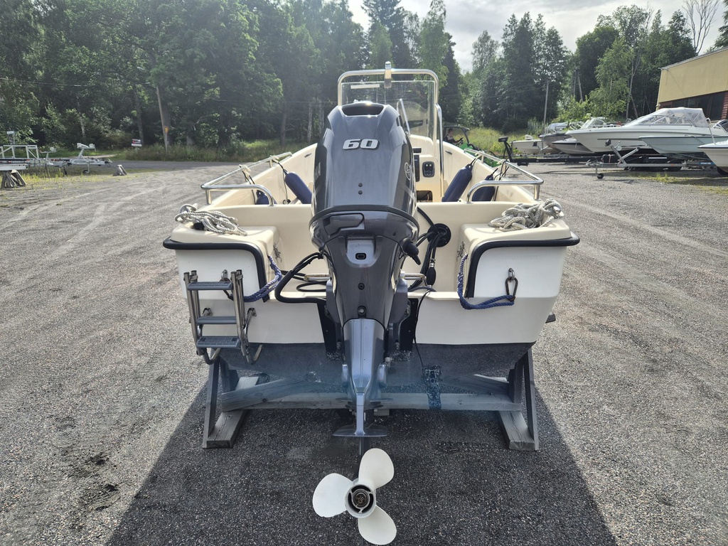 Rönnqvist 590 + Yamaha F60