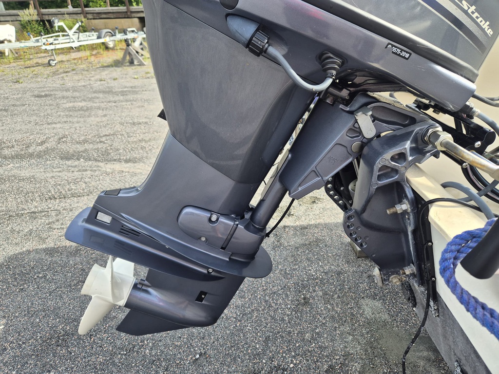 Rönnqvist 590 + Yamaha F60